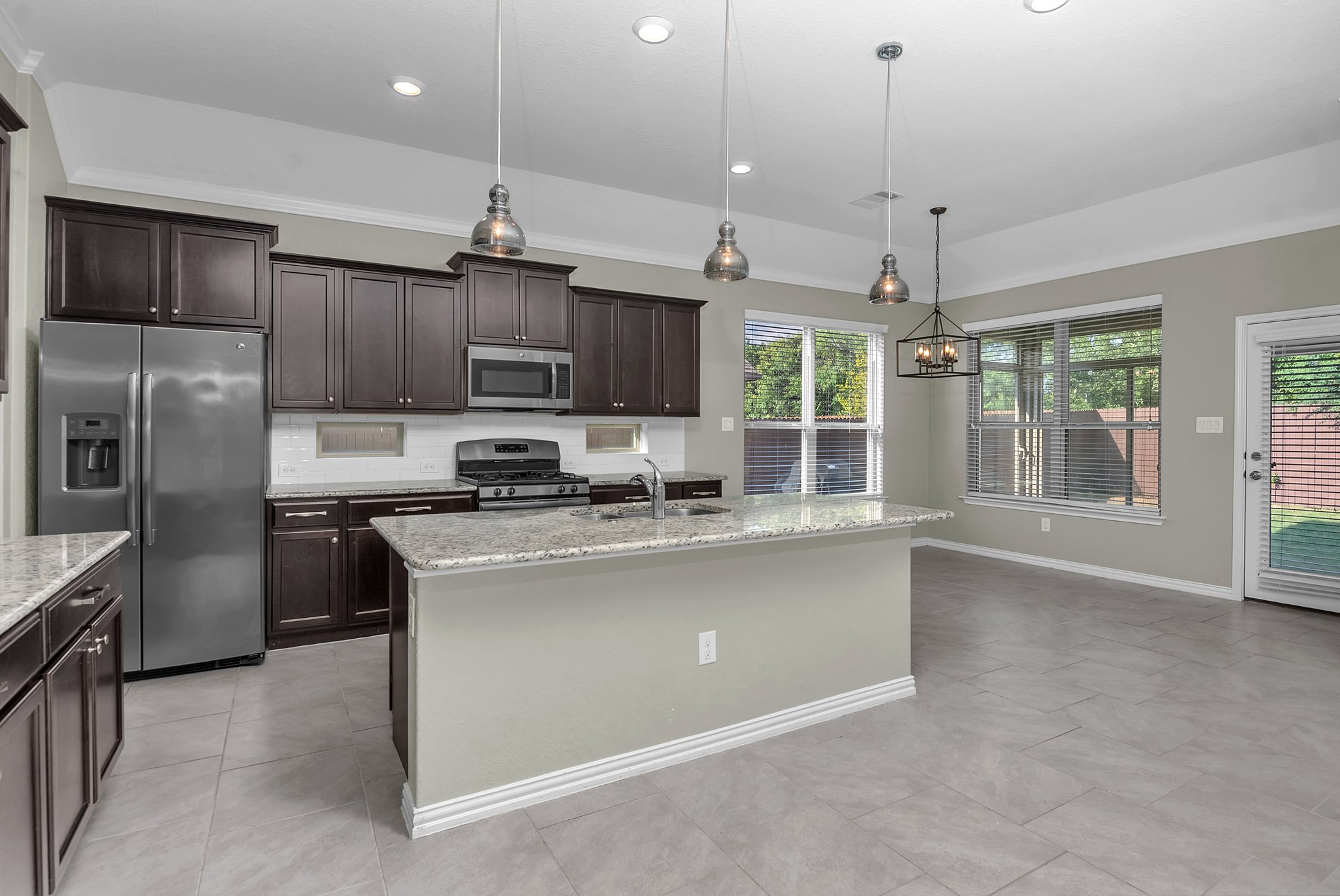 10423 Monica's Creek